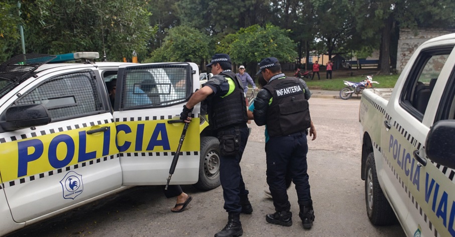 Un joven terminó detenido tras intentar matar a su padre con un machete